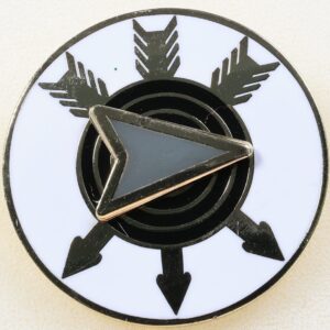 W032 - World Archery Arrowhead Award - Grey